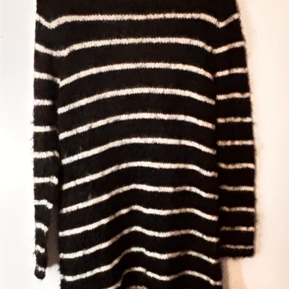Women's Volcom Long Cardigan Sweater Knit
Black White XS-S-M(8-10) The Breeze - Picture 6 of 10